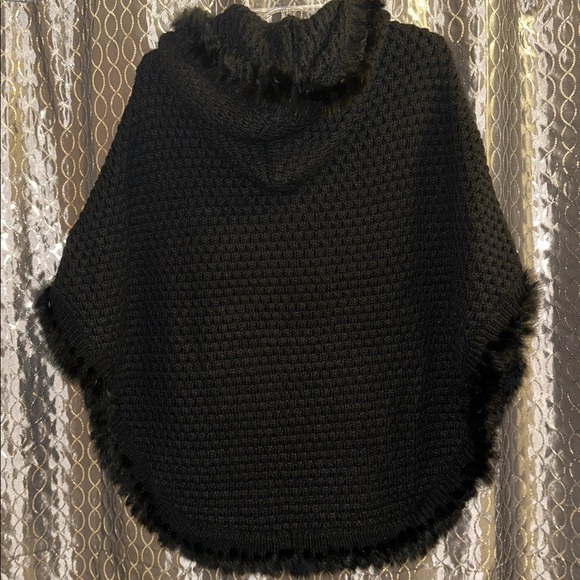 Fabulous Black Chunky Knit Hooded Poncho Sweater with Fur Trim & Button Closure - Picture 6 of 10